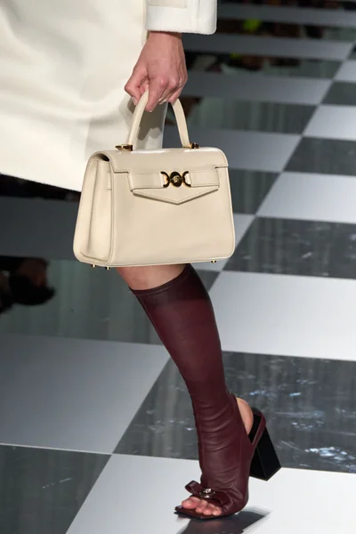 Look 37